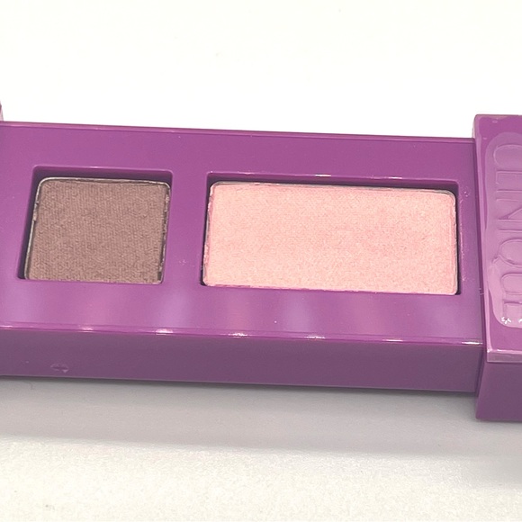 Clinique Bare Pop Lipstick Strawberry Fudge Eyeshadow - Picture 5 of 7